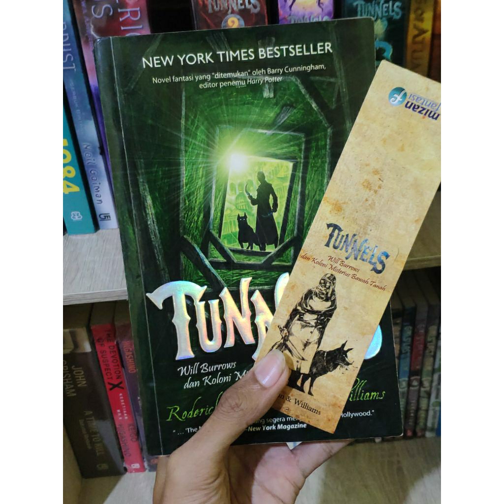 Novel Series Tunnels by Roderick Gordon set preloved