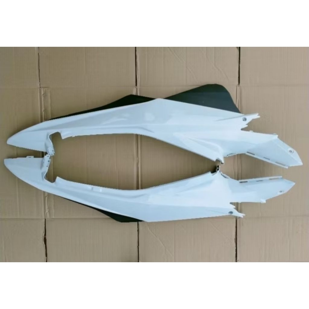 cover bodi satria FU facelift warna putih