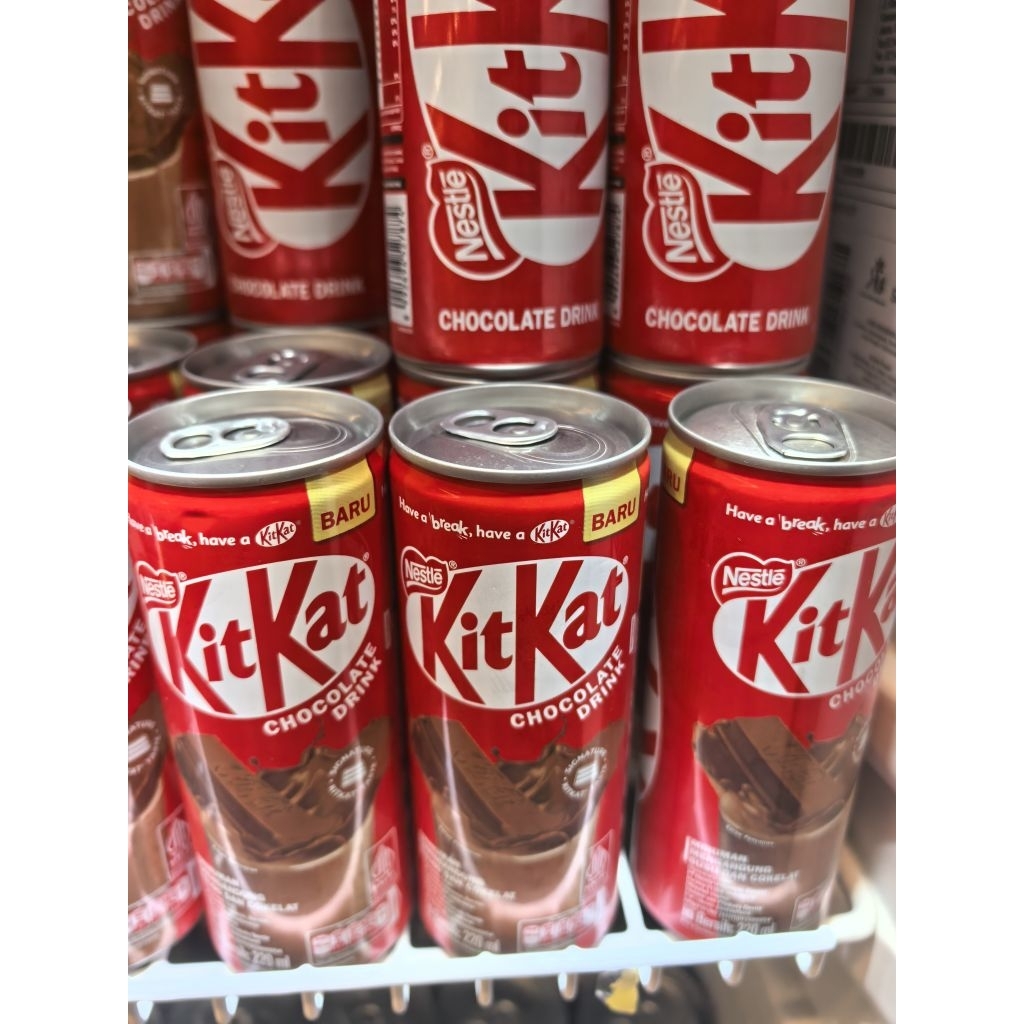 MINUMAN KITKAT KALENG 220ML. NESTLE KITKAT CHOCOLATE DRINK. KITKAT MINUMAN. MINUMAN KALENG KITKAT. K