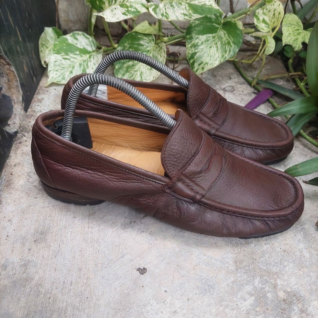 sepatu loafer second salvatore ferragamo size 40(25cm)