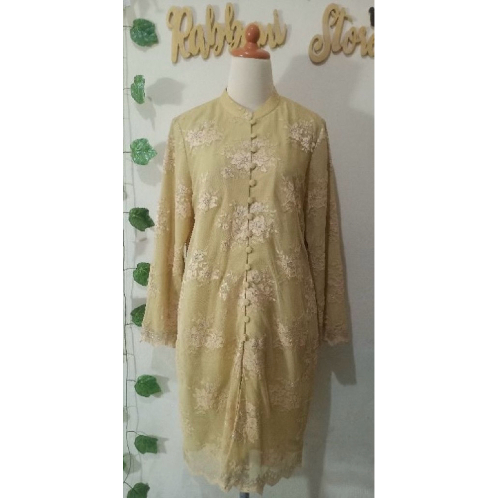 preloved kebaya brokat