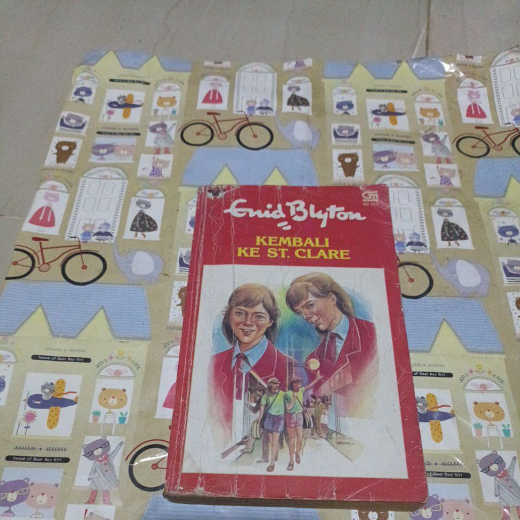 Novel Lawas Enid Blyton - Kembali ke St Clare