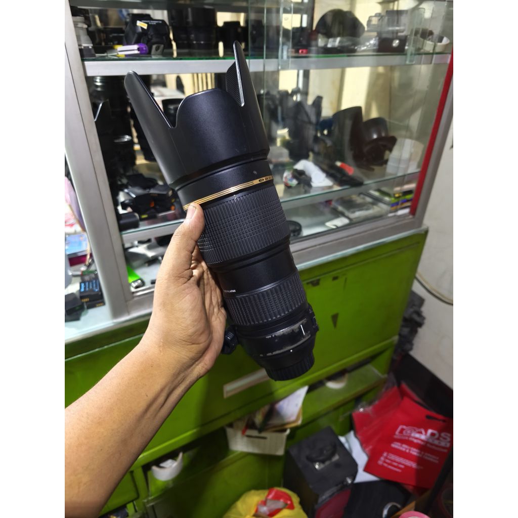 lensa tele 70-200mm f2.8 Tamron for nikon