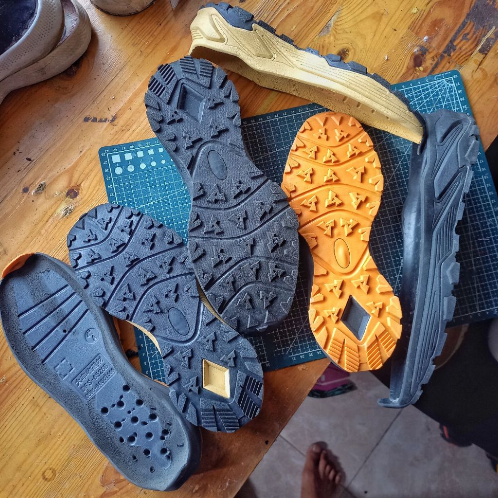 outsole trail running VALIXIR 0RIGINAL sol telapak sepatu lari trail run tracking