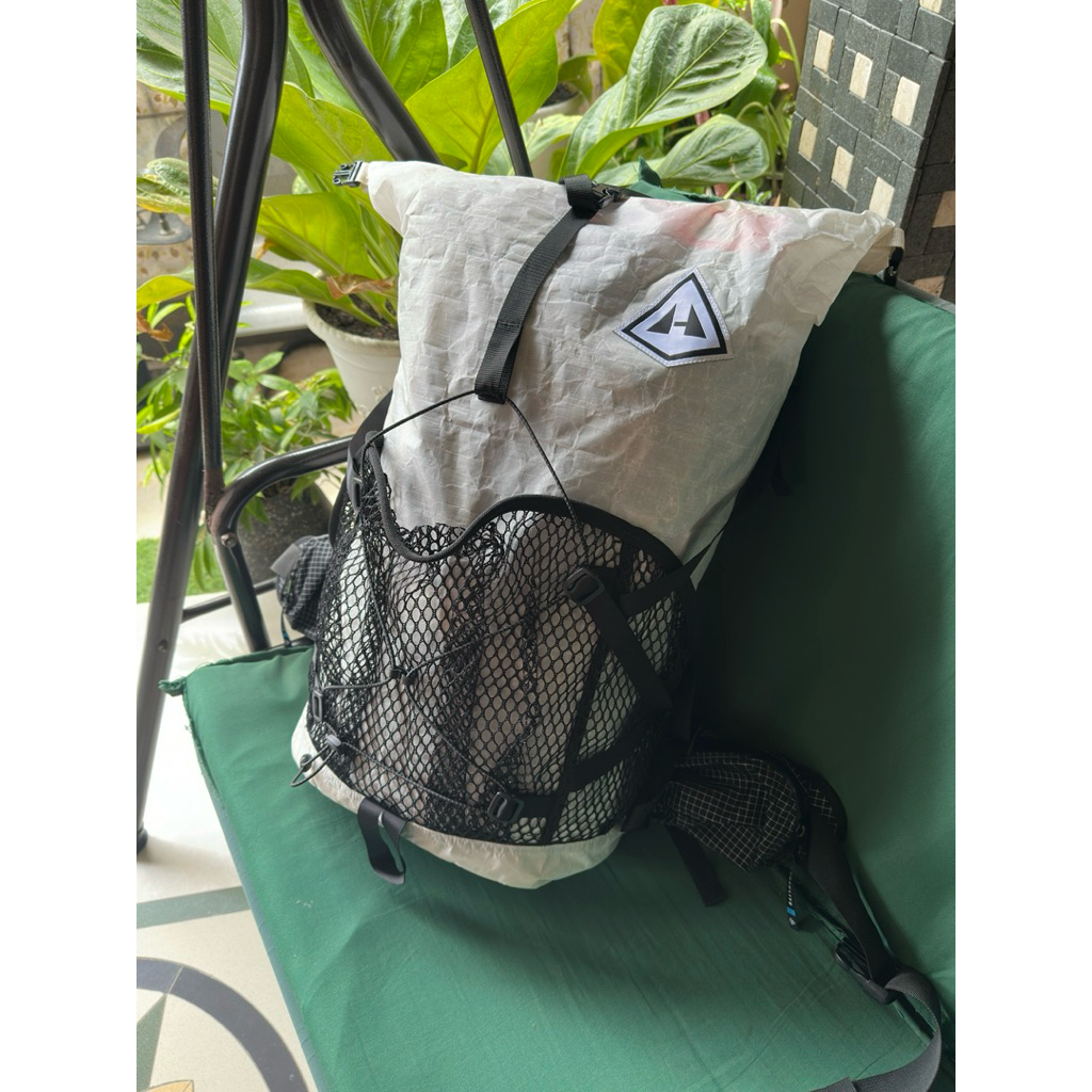 Carrier hyperlite mountain gear windrider 40L ultralight backpack