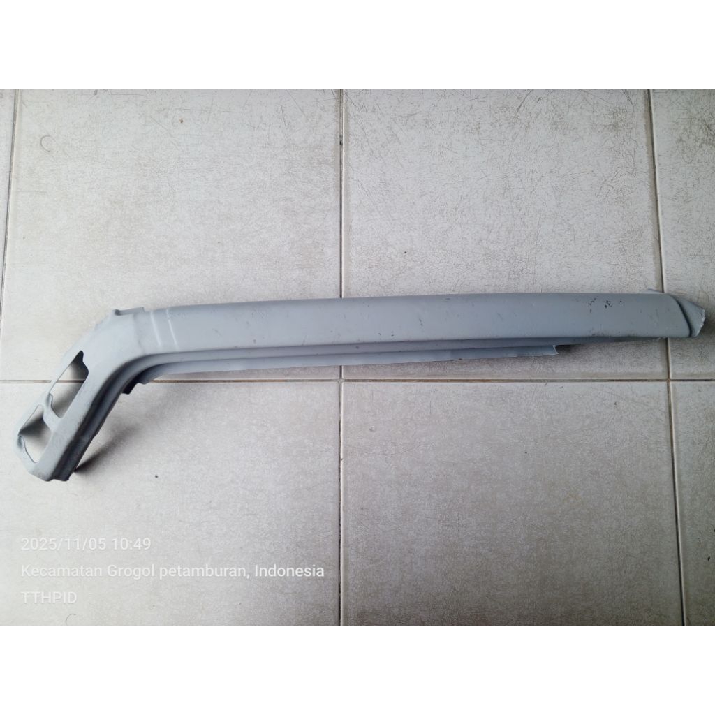 Panel Pilar Tiang Kaca Mitsubishi L300 Bagian Kanan Second Original