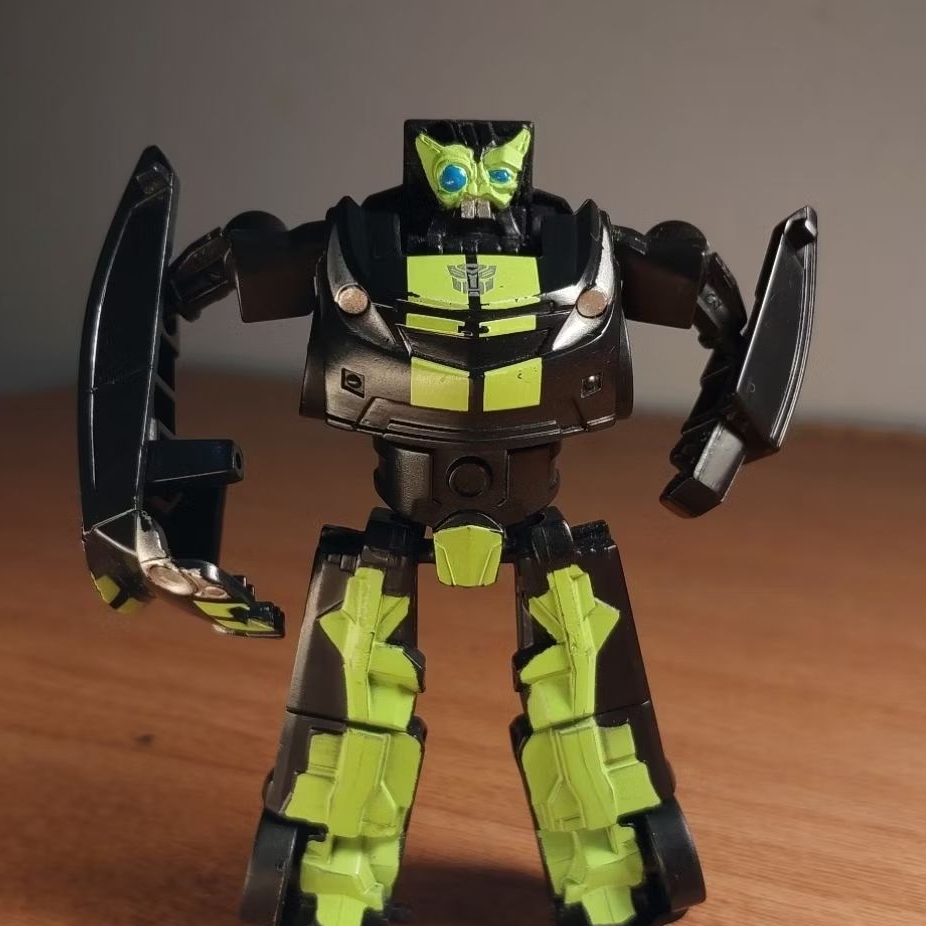 Transformers Dark of the moon Skids cyberverse legion class