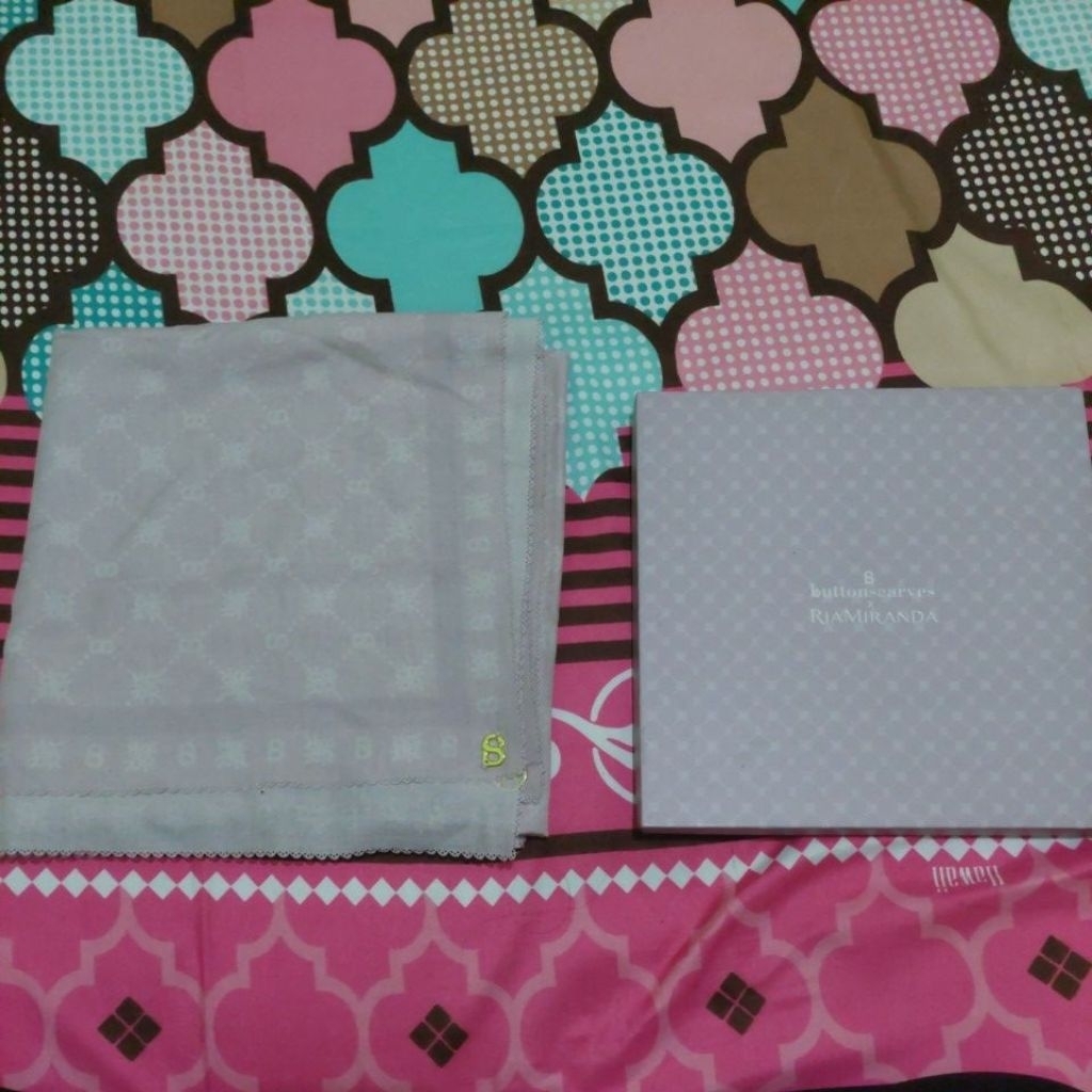 Preloved Buttonscarf Xanadu Monogram Scarf