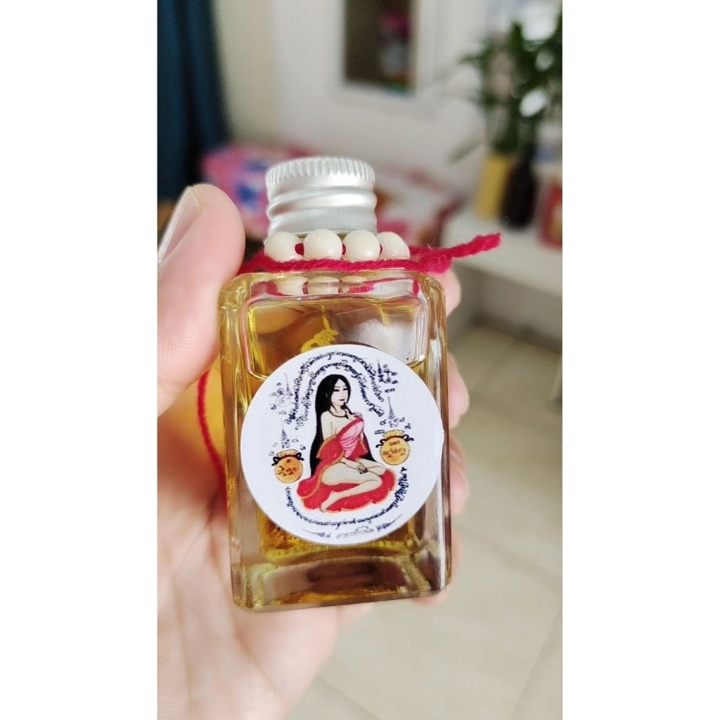 Minyak Pesona Amulet Nang Phaya Kahlong – Attract Love, Popularity, and Wealth