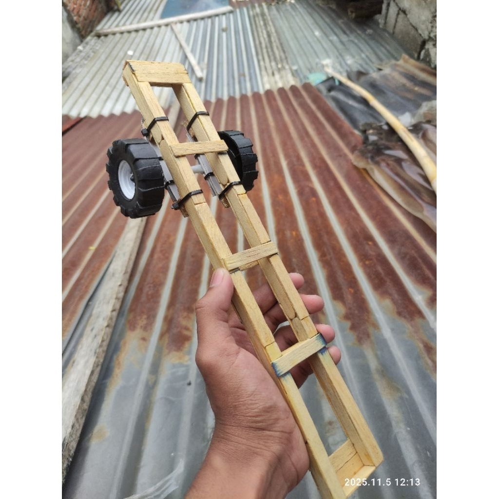 SASIS MINIATUR TRUK PLASTIK