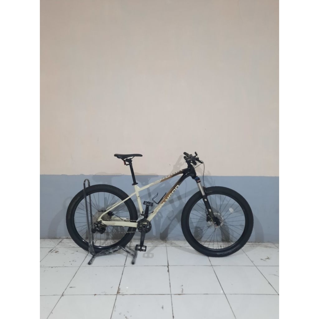 POLYGON XTRADA 6 TAHUN 2022