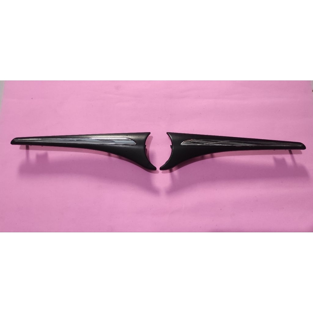 List Garnis grill Toyota Rush 2009 2010 original