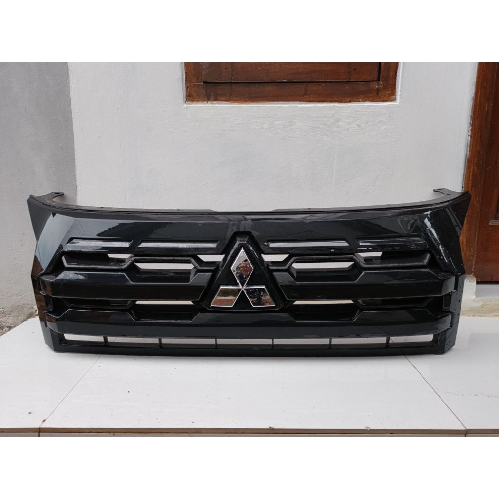 Grill Grille Depan Mitsubishi Xpander cross 2023 Original