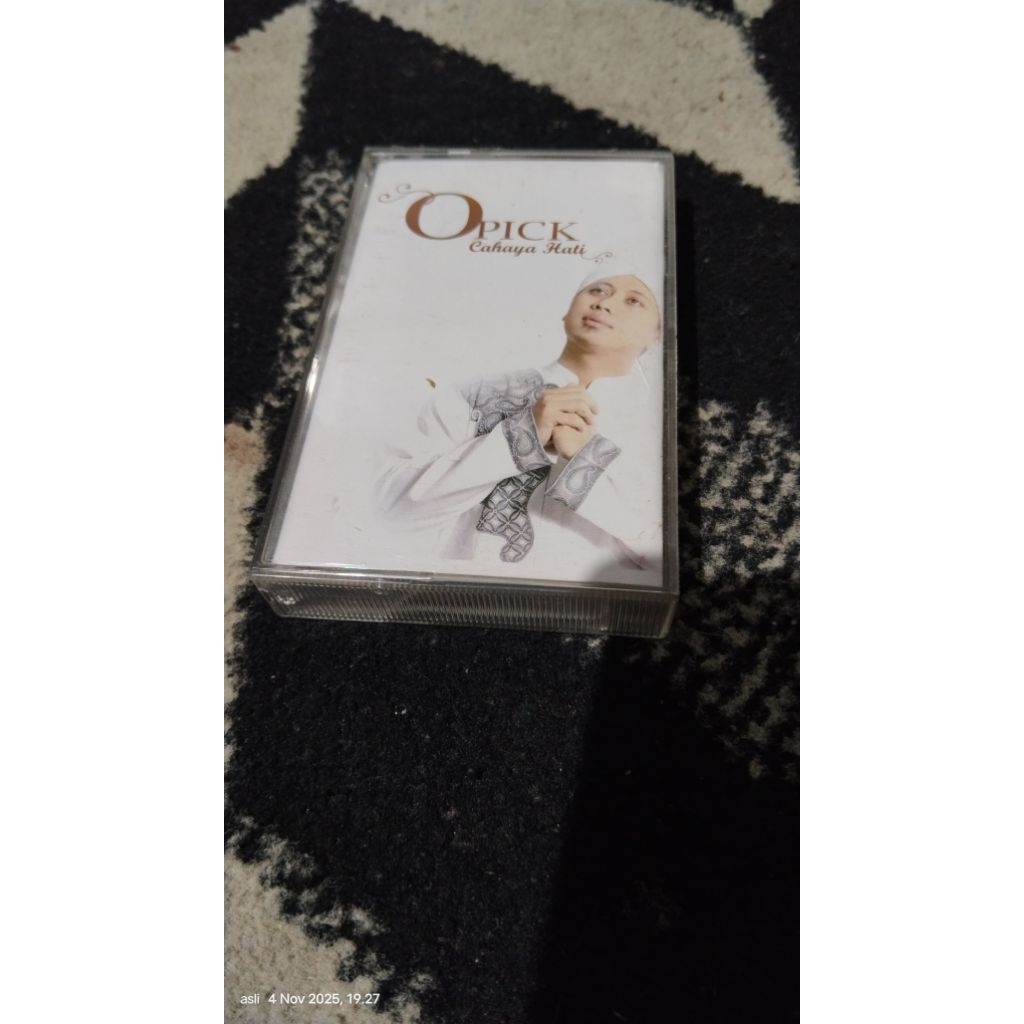 kaset pita opick / cahaya hati