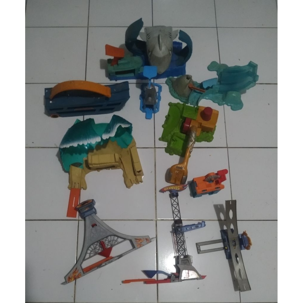 Diorama hotwheels/launcher hotwheels/pelontar hotwheels/mainan diorama. hotwheels. preloved