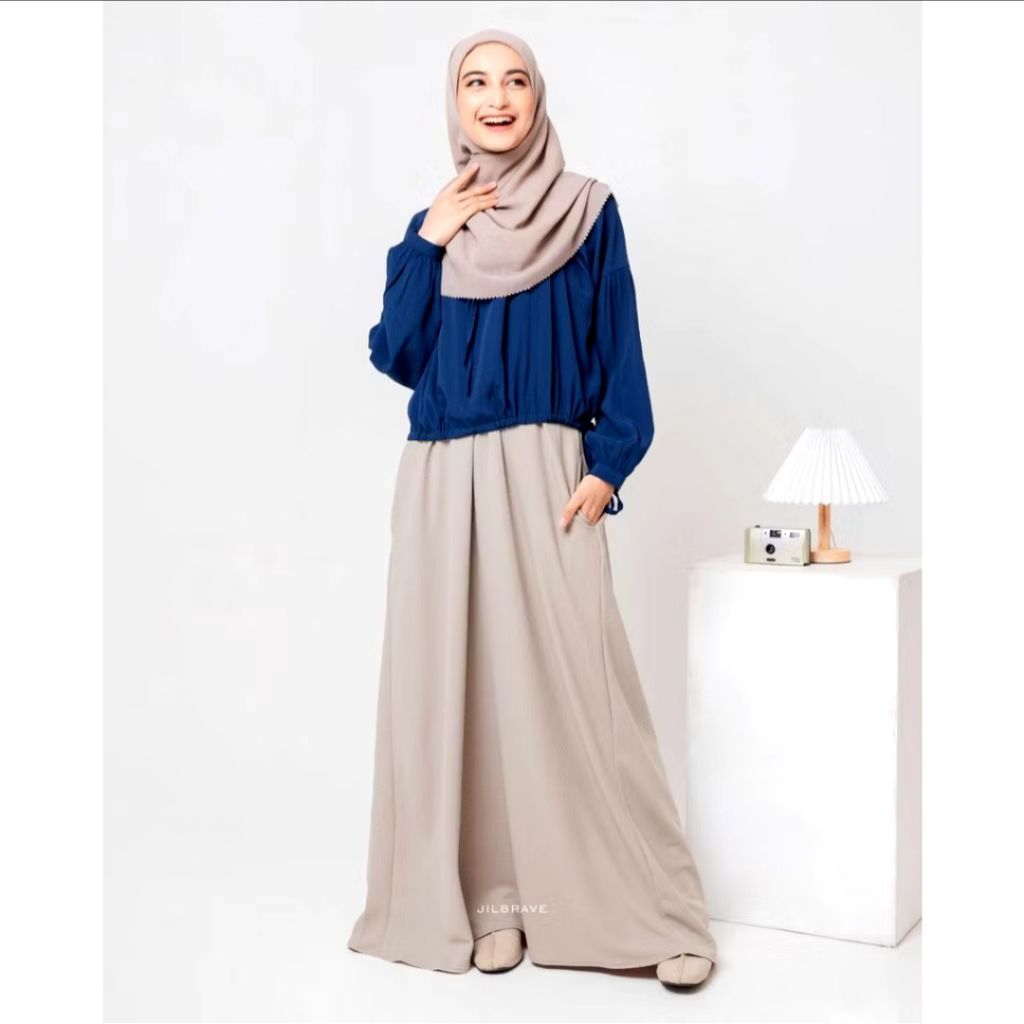 Nancy Sleeveless Dress by Jilbrave Size L Dark Oak Inner Waffle Knit & Haydee Top Size L Navy (One S