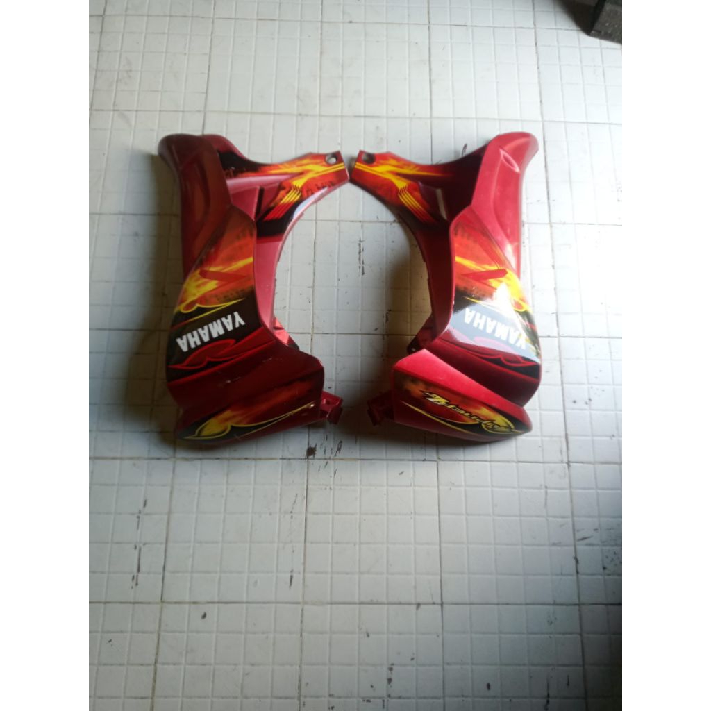 COVER SAYAP LUAR DALAM YAMAHA JUPITER Z BURHAN BELOK WARNA MERAH 2008 2009 ORIGINAL