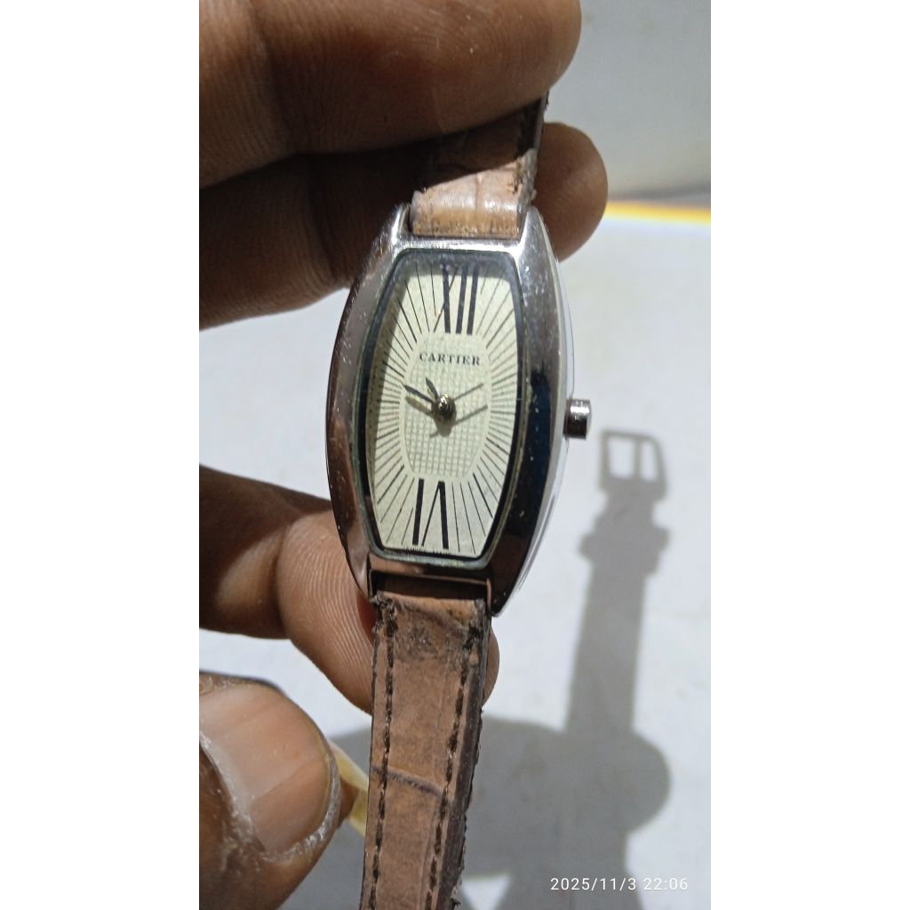 jam Cartier kodisi off