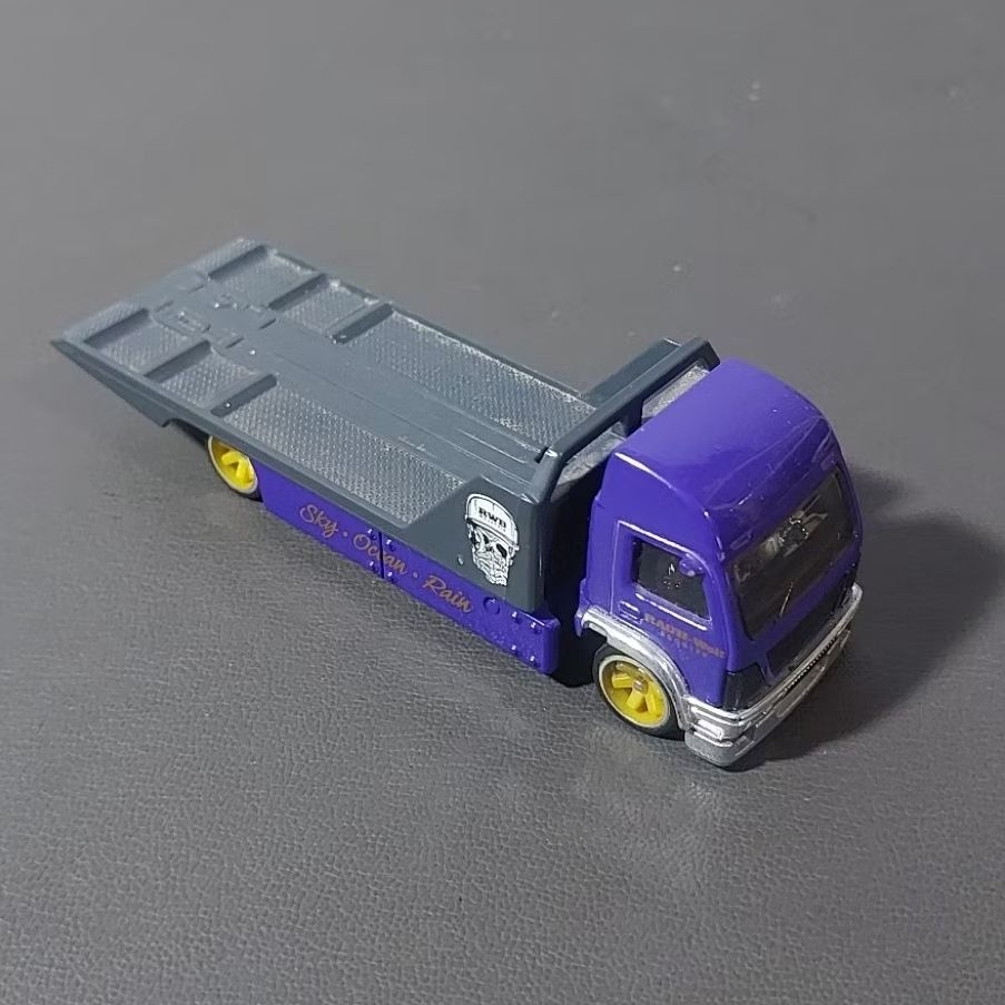 Hotwheels Towing Aero Lift Porsche RWB 930 Team Transport