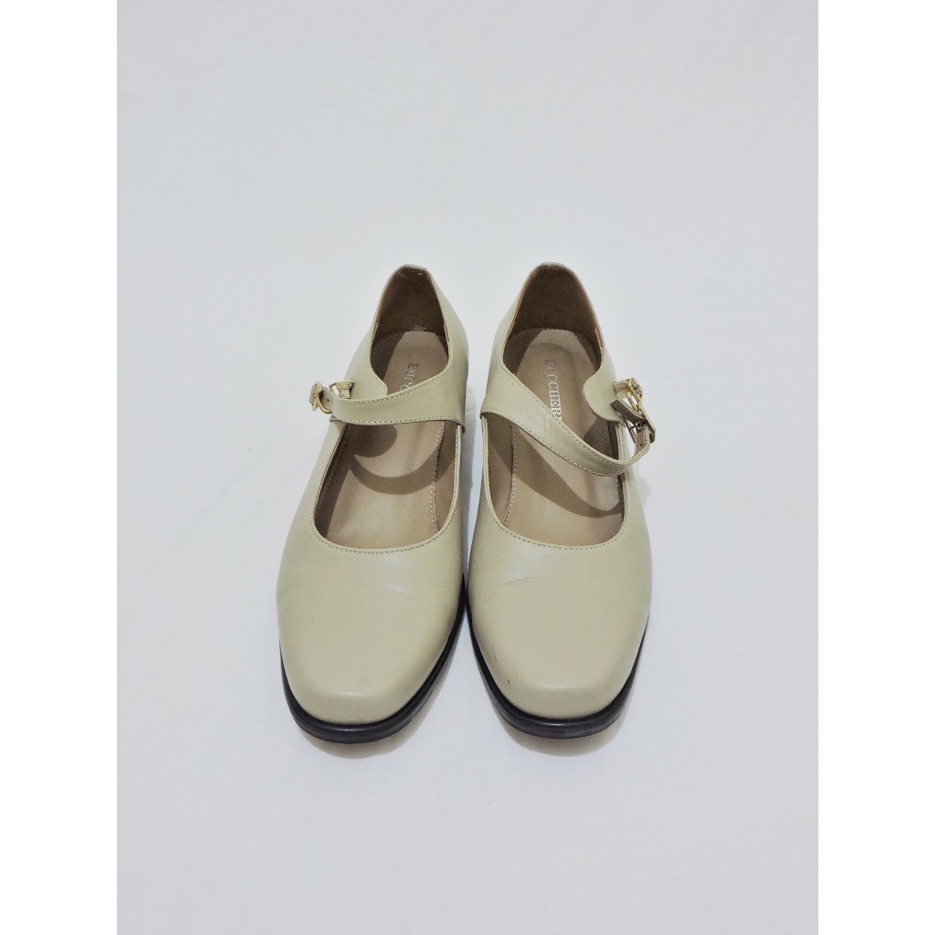 Preloved Sepatu Mary Jane Buccheri