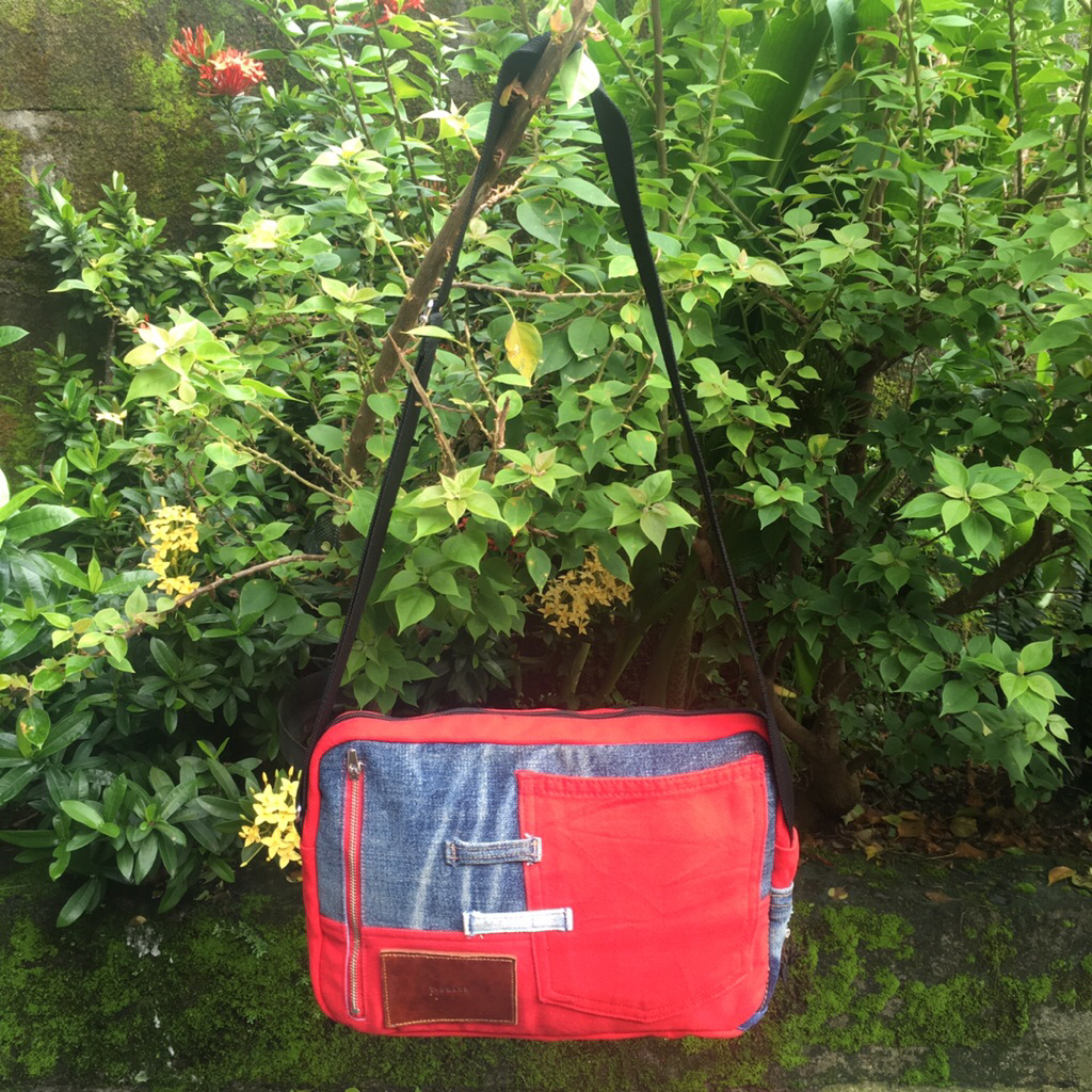 tas selempang Y BRAND blue red denim jeans upcycle