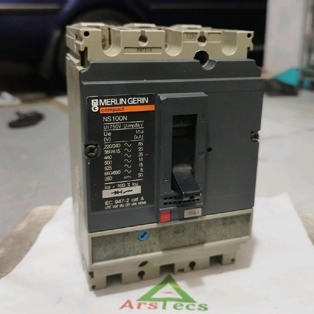Mccb Breaker Merlin Gerin NS100N 40 Ampere Bekas Original