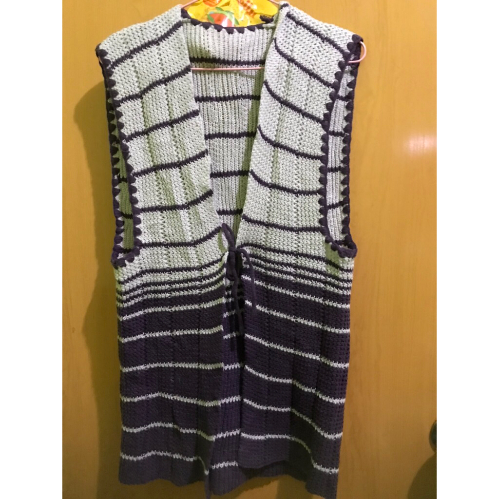 OUTER WANITA UNGU RAJUT