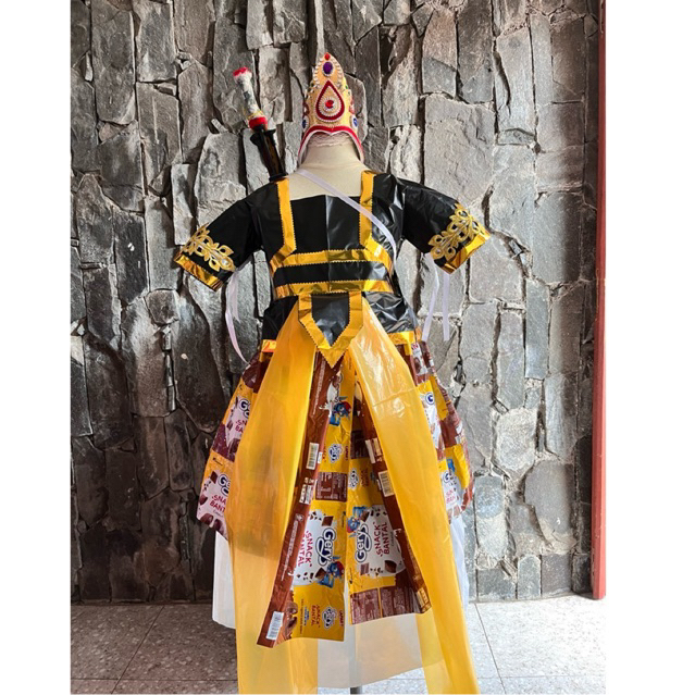 Baju Daur ulang Tema gery anak perempuan fashion show