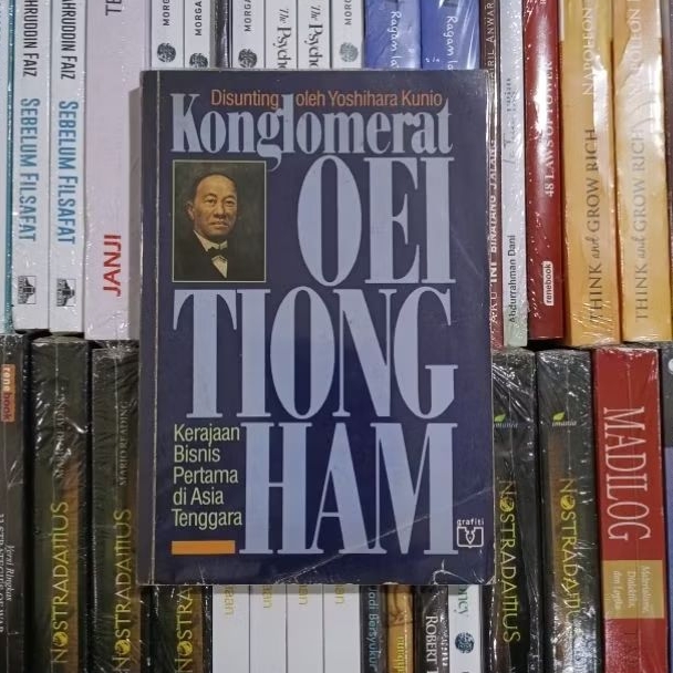Konglomerat OEI TIONG HAM Kerajaan Bisnis Pertama di Asia Tenggara By Yoshihara Kunio ORIGINAL