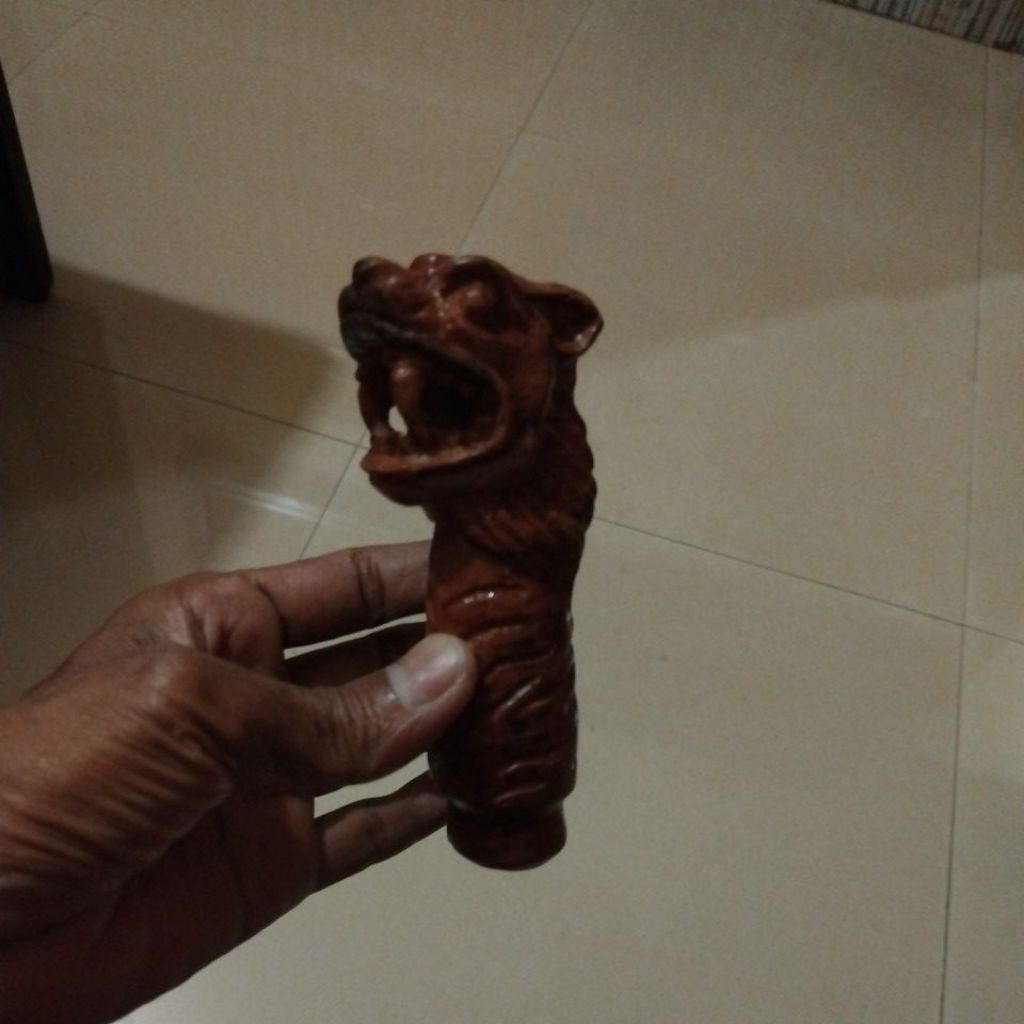 HANDEL PISAU UKIR MACAN