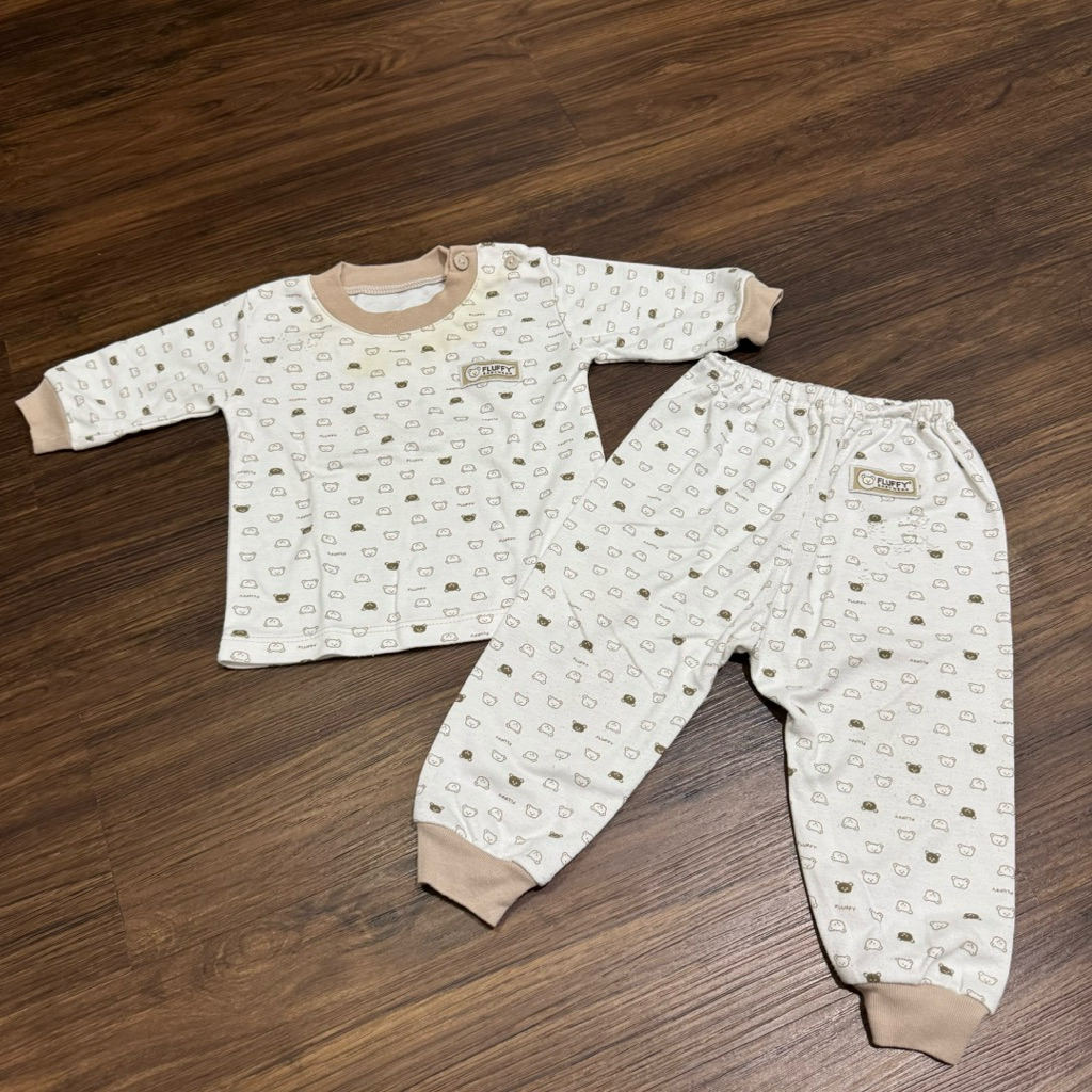 FLUFFY Setelan Panjang KHAKI / Baju Tidur Bayi Laki-Laki [Preloved]