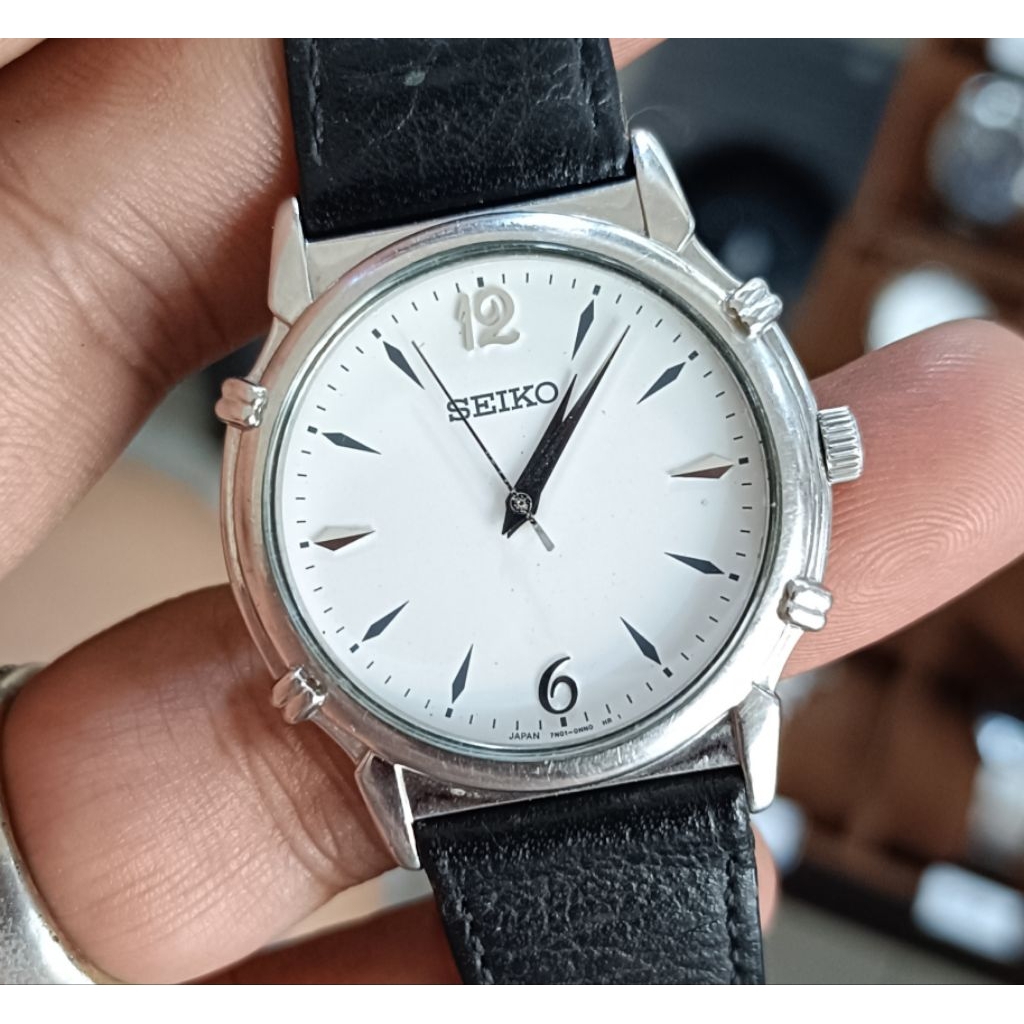 Jam tangan Seiko Dress Watch Elegan