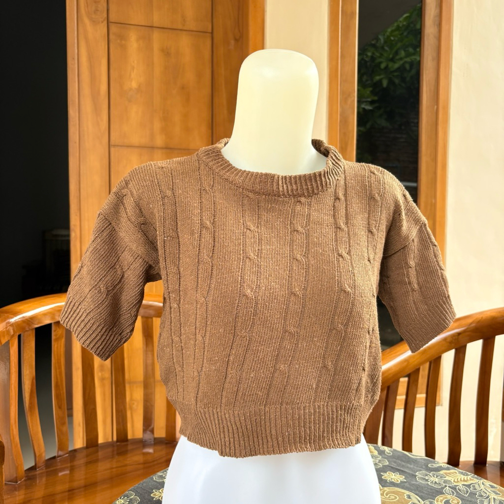 (preloved) Croptop Kepang Rajut Brown Uniqlo