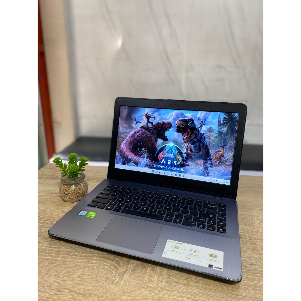 ASUS A442U INTEL CORE I7-7500U RAM 8 GB SSD 128 GB INVIDIA GEFORCE 940MX