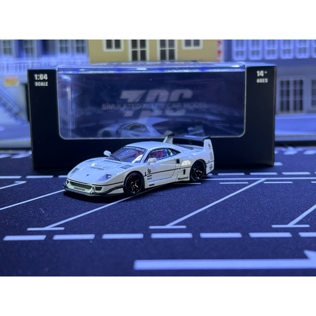 1:64 TPC LBWK Ferrari F40 White with figure