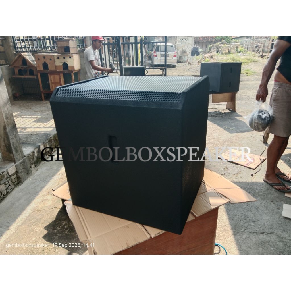 Box speaker miniscoop 18 inch 18mm