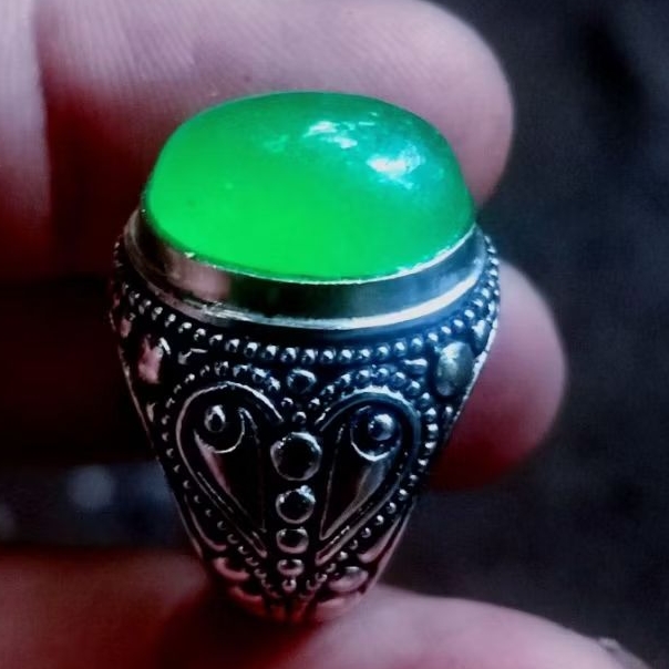 Natural Batu Giok. Burma. Grade A.