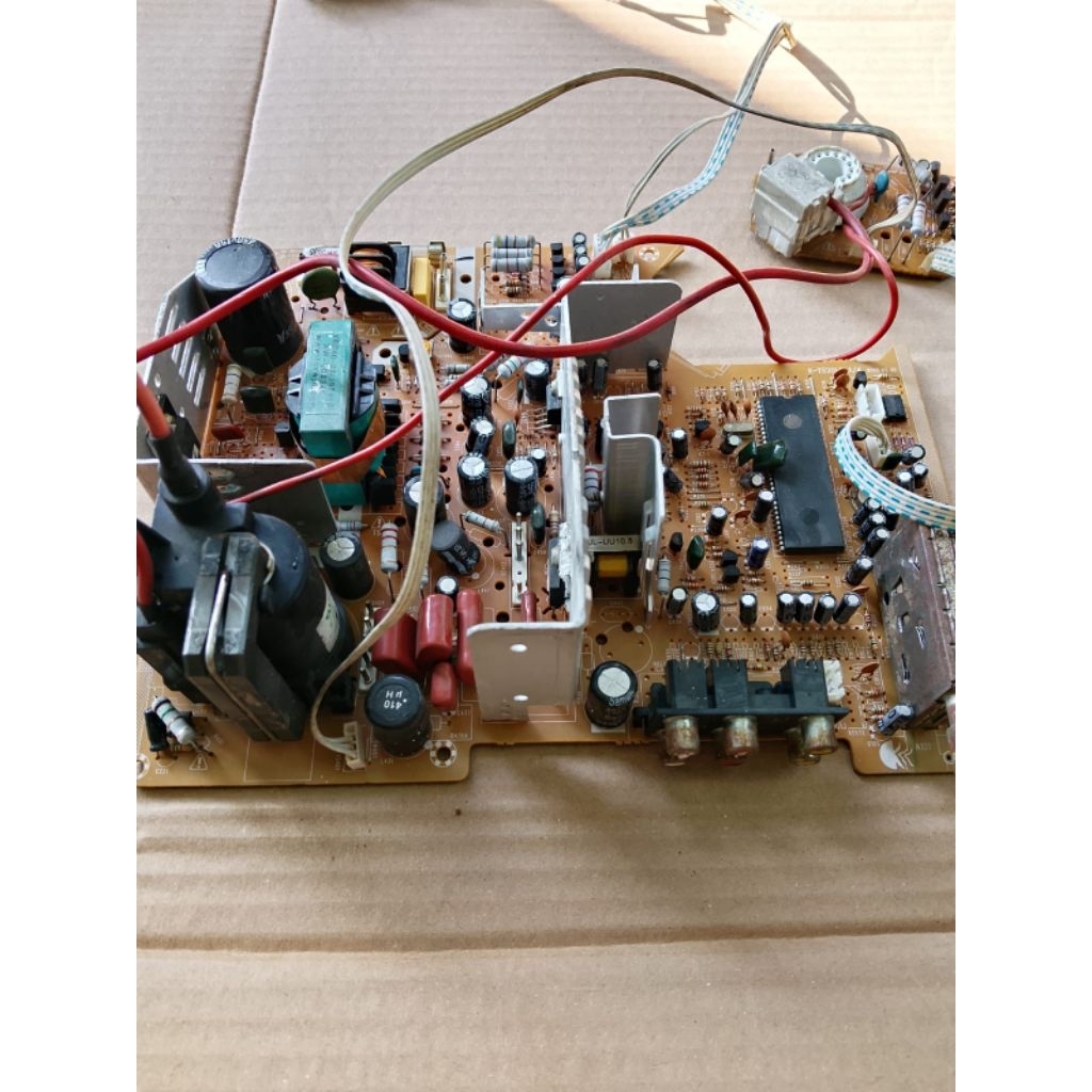 MESIN TV CHINA SLIM 21 BELUM DITES