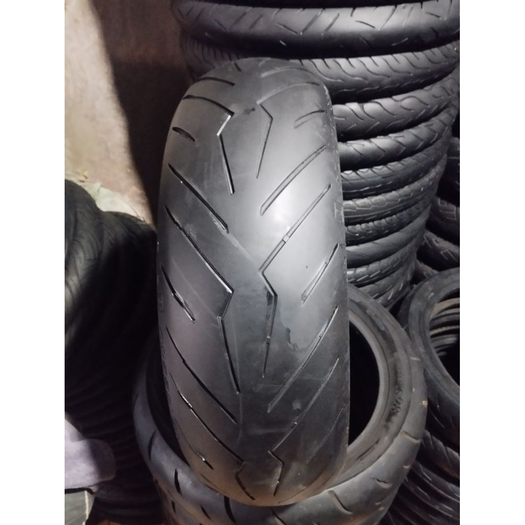 Ban tubeless Pirelli 150/70-14