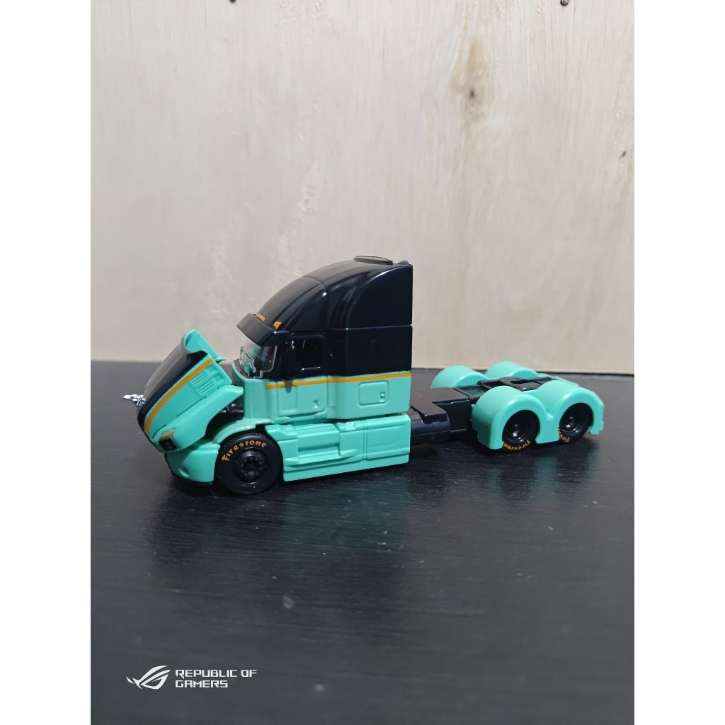 miniscale truck mack 1/64