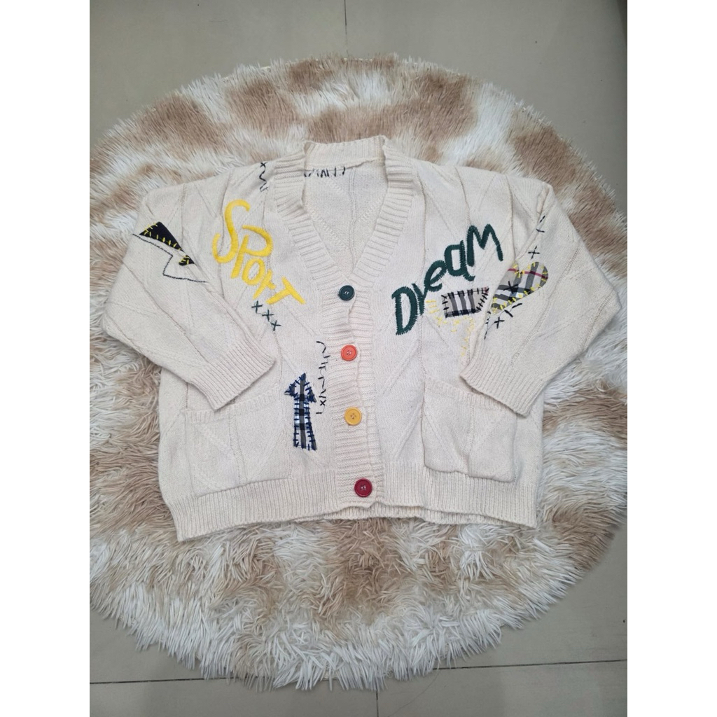 Cardigan putih unik tebal rajut. 451