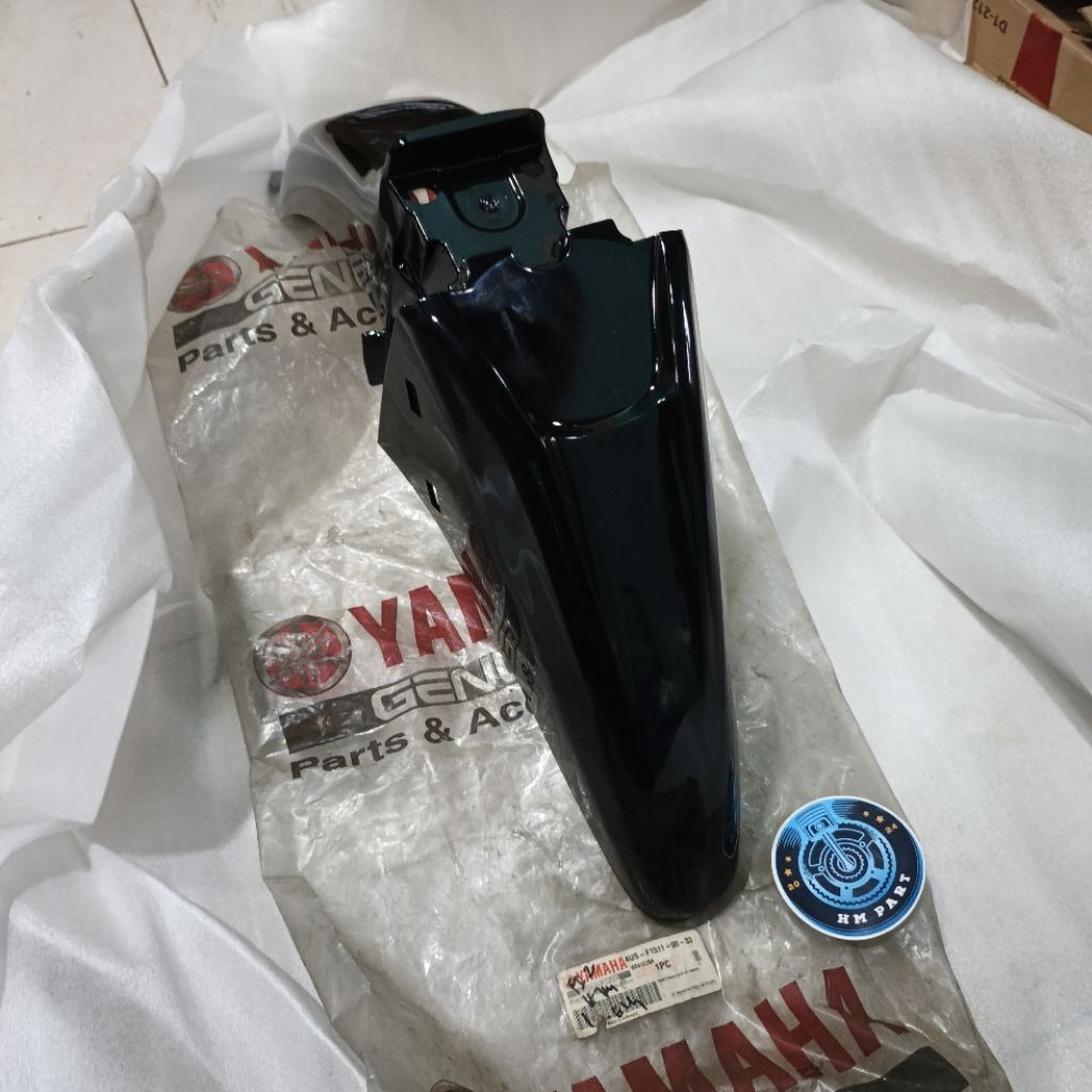 Spakbor Depan FIZ R Hitam Original 4US-F1511-00-33