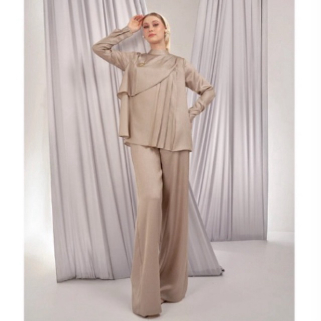 IVAN GUNAWAN PRIVE  CALLIANDRA BLOUSE SET by IVAN GUNAWAN ORIGINAL - One Set Setelan Atasan Tunik Ce