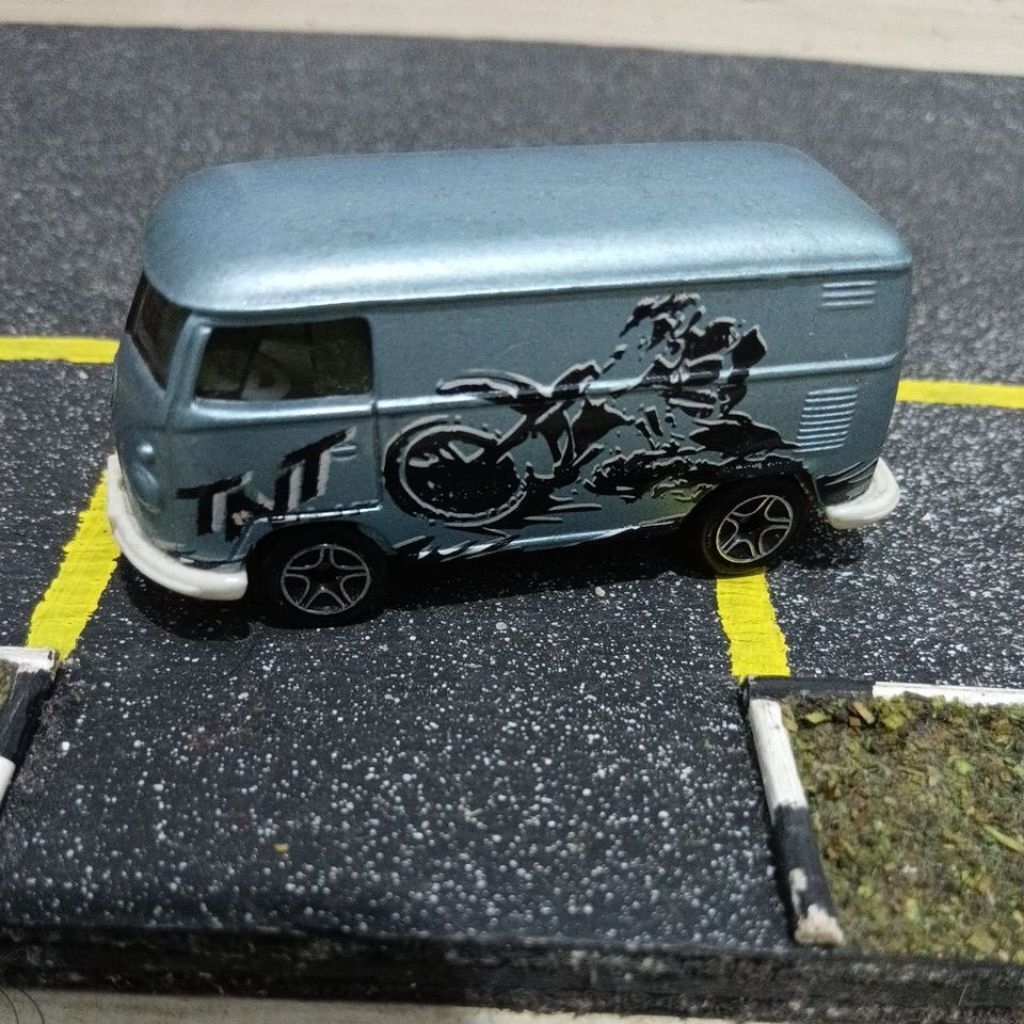 MATCHBOX VW TRANSPORTER DELIVERY VAN