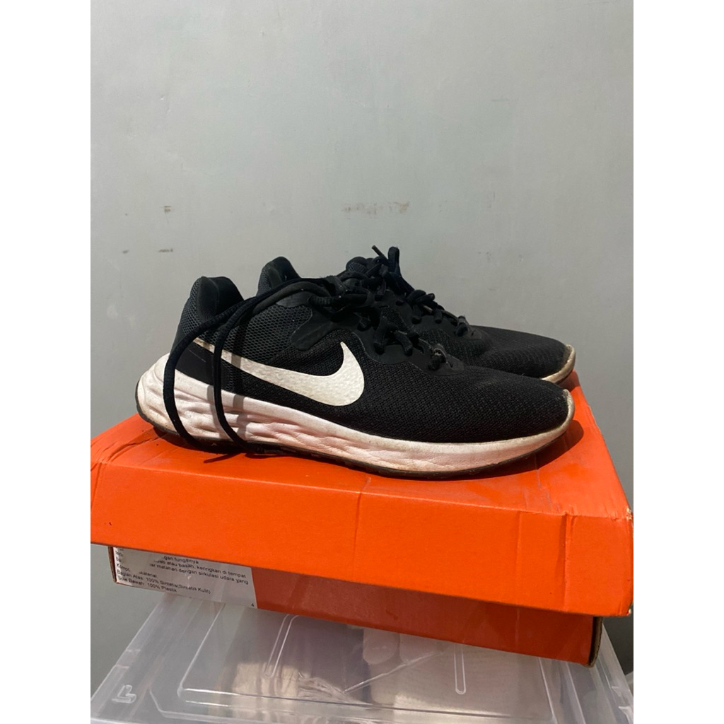 preloved sepatu sekolah nike original