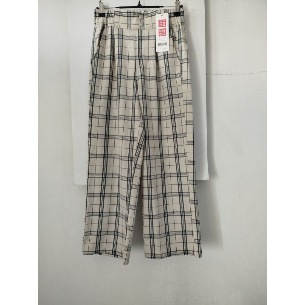 Uniqlo celana tartan