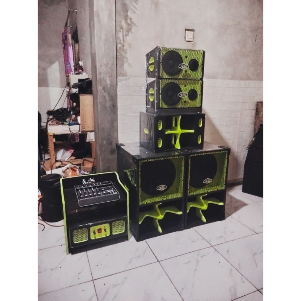 1 set sound miniatur 12 inch siap bunyi pakai mixer dan power suara gerr