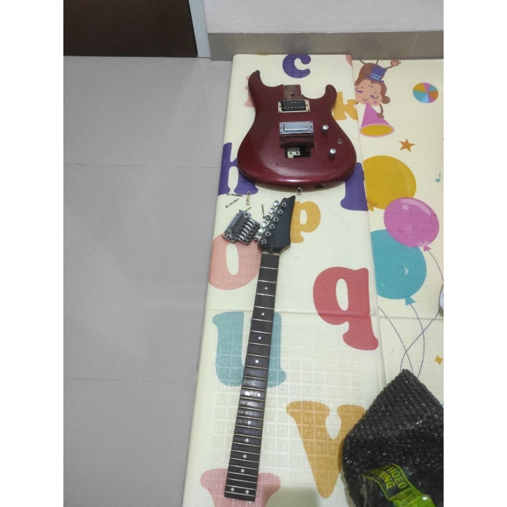 Gitar Ibanez Custom