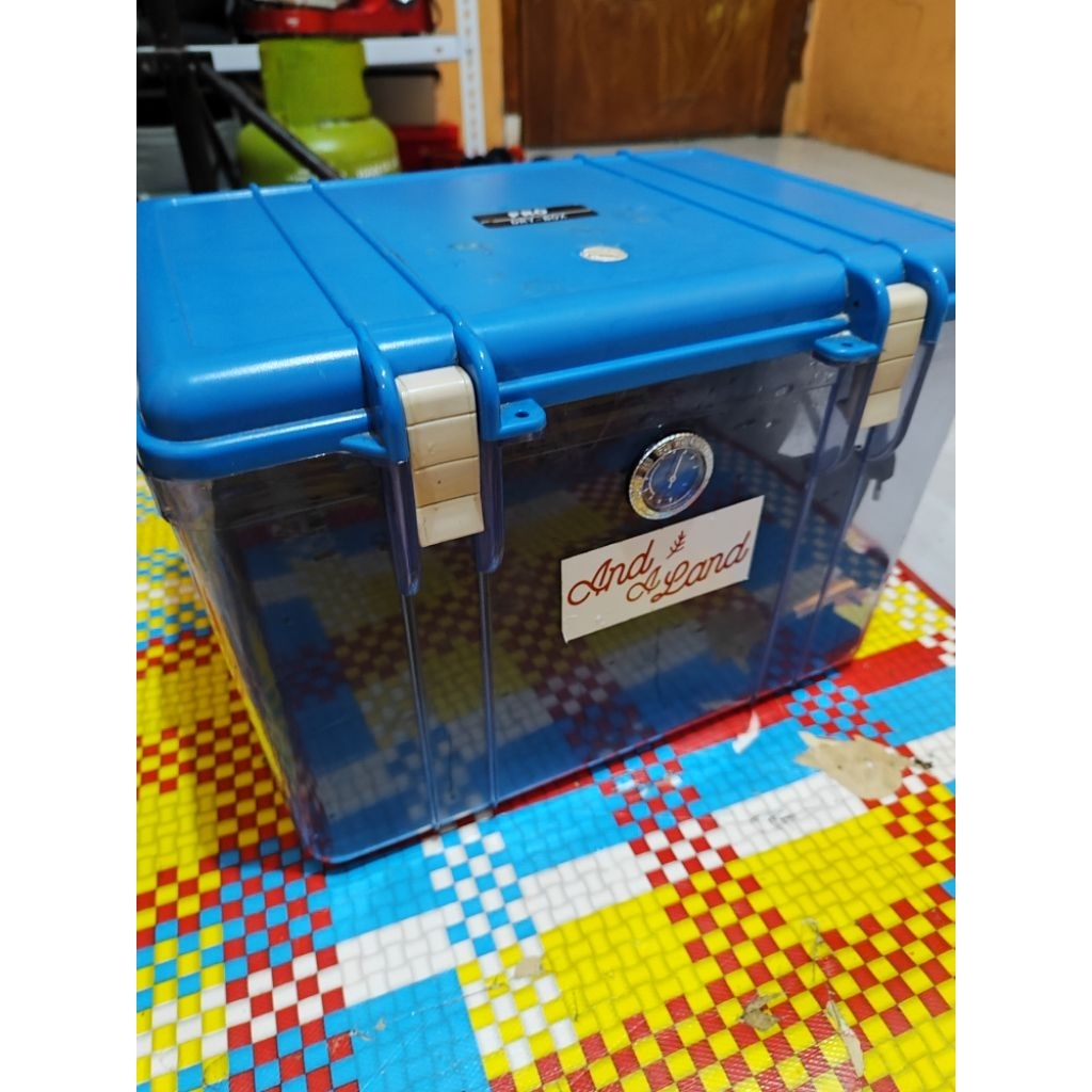 dry box