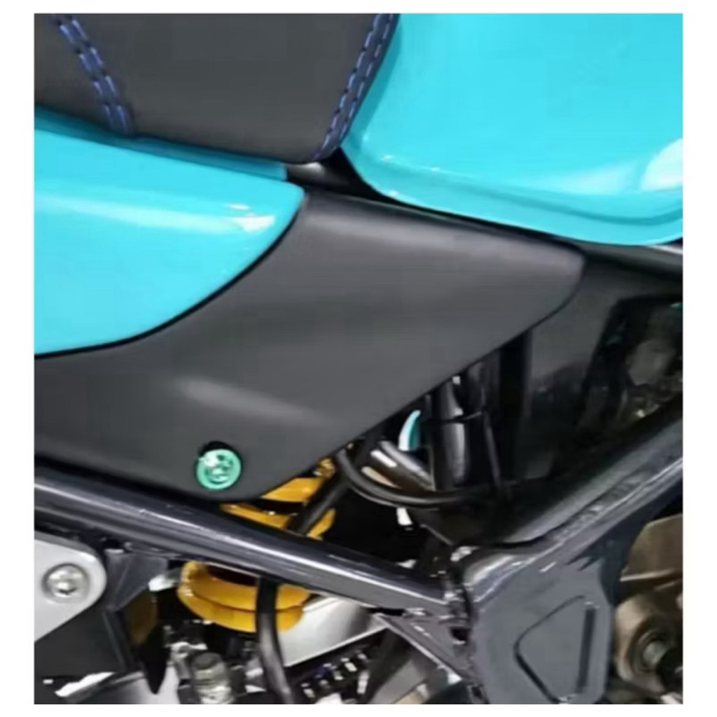 sambungan body rr old tutup aki ninja 150 rr